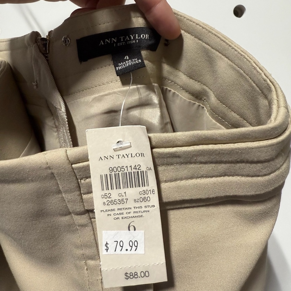 NWT Ann Taylor Beige Pencil Skirt Size 6 - Picture 4 of 4